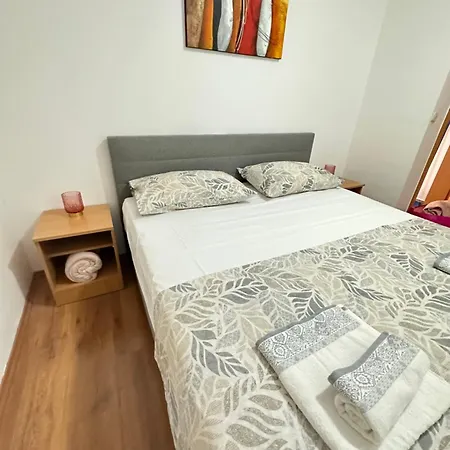 Apartment Milica Roing Stanici